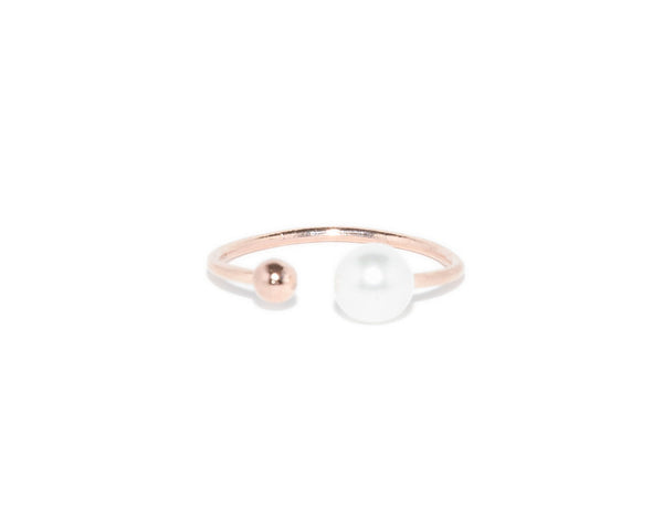 Edie Pearl Prong Ring